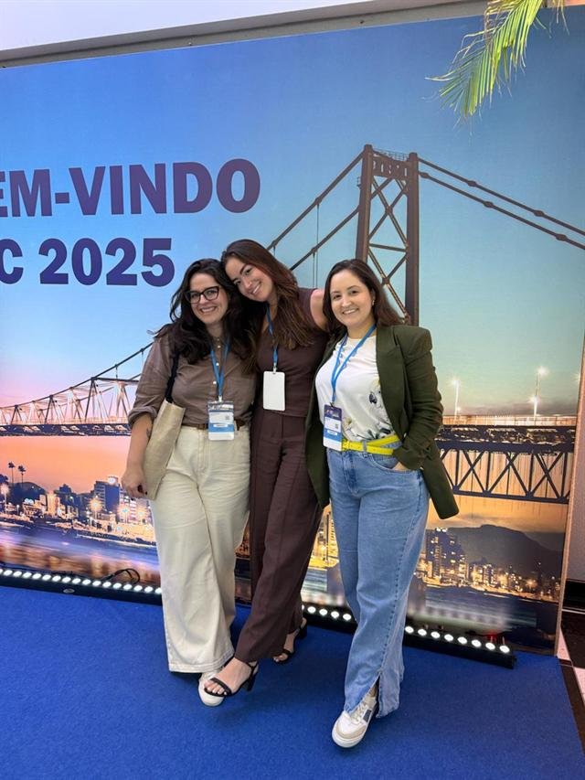 Sophia com colegas num congresso